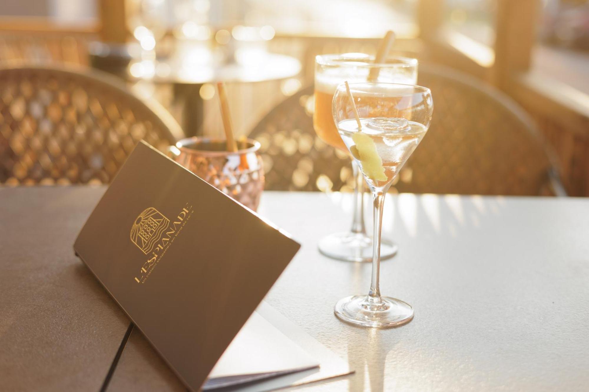 L'Esplanade Hotel Restaurant Bar A Vin Le Pellerin Экстерьер фото